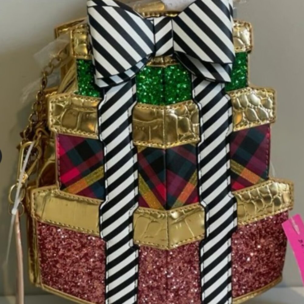 Betsey Johnson Christmas Presents Crossbody Purse - Adorable   Box W/Bet…  Chr